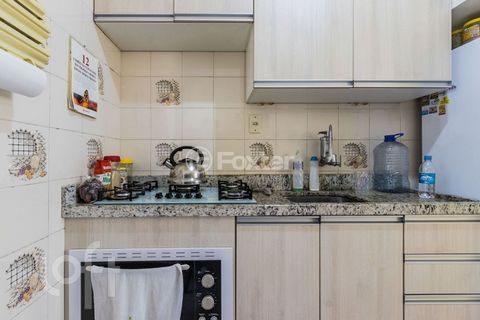 Image 5 - 879575