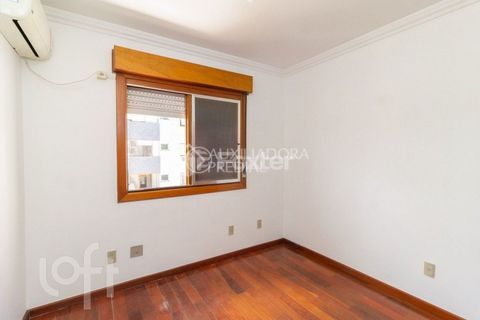 Image 7 - 879579