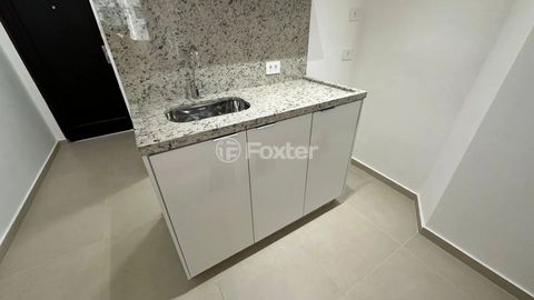 Image 8 - 879585