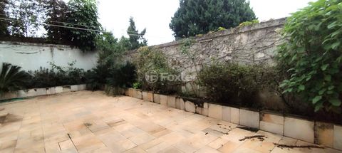 Image 9 - 879612