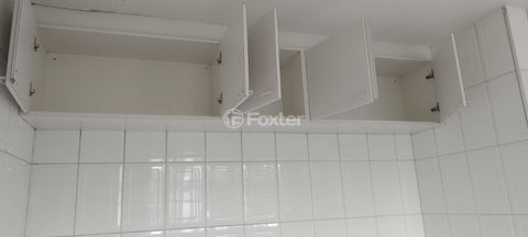 Image 10 - 879612