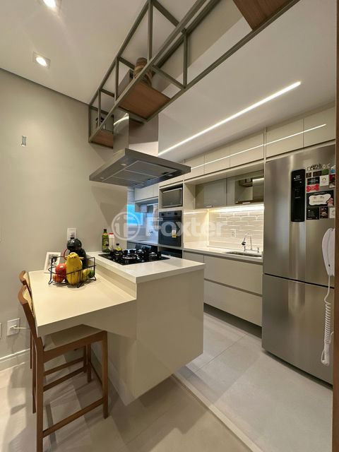Image 3 - 879669