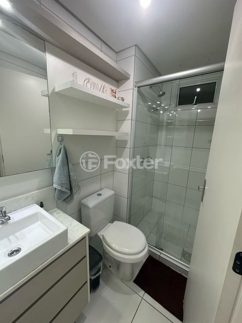 Image 8 - 879674