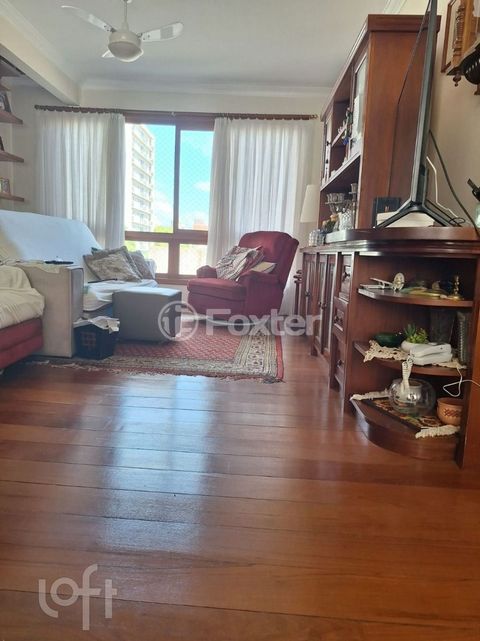 Image 3 - 879684