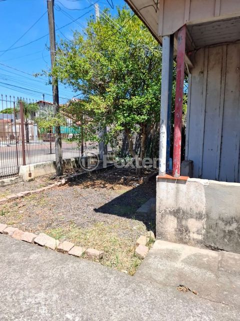 Image 3 - 879685