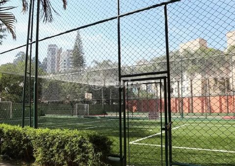 Image 9 - 879689