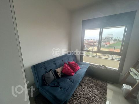 Image 7 - 879692