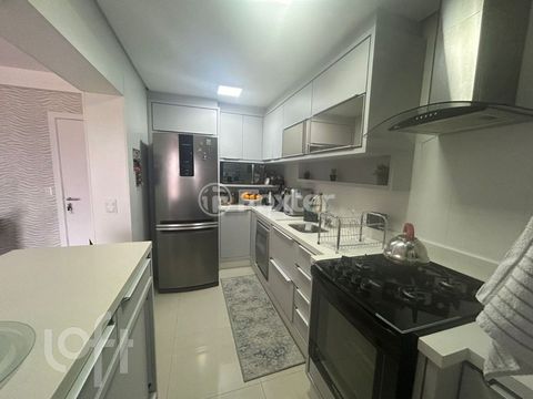 Image 3 - 879692