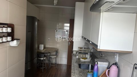 Image 5 - 879693