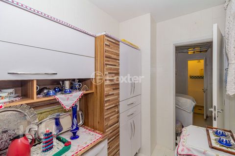 Image 8 - 879701