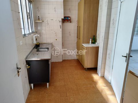Image 3 - 879705