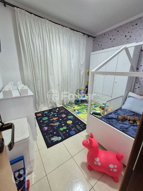 Image 7 - 879706