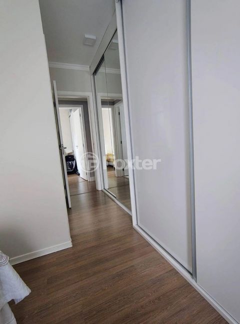 Image 19 - 879707
