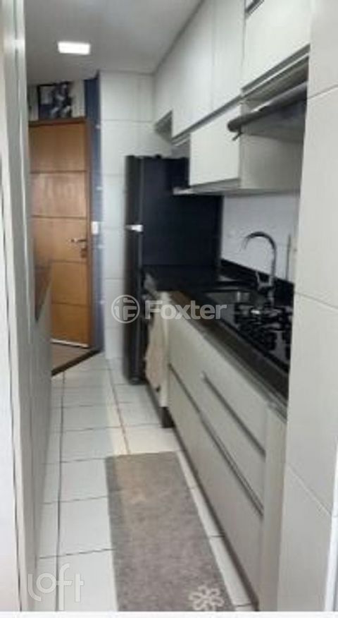 Image 8 - 879711