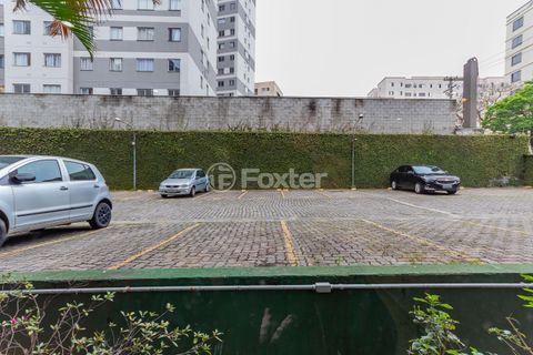Image 2 - 879715