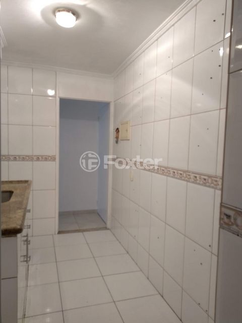 Image 8 - 879715
