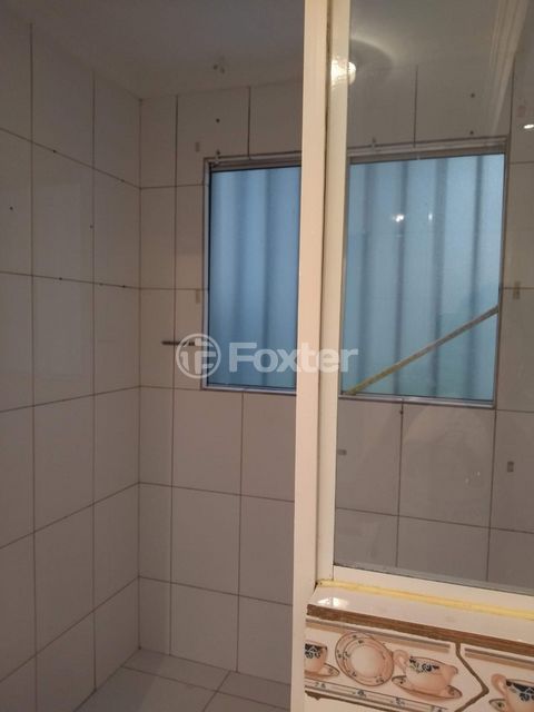 Image 9 - 879715