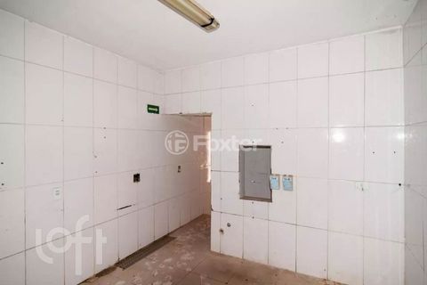 Image 8 - 879720
