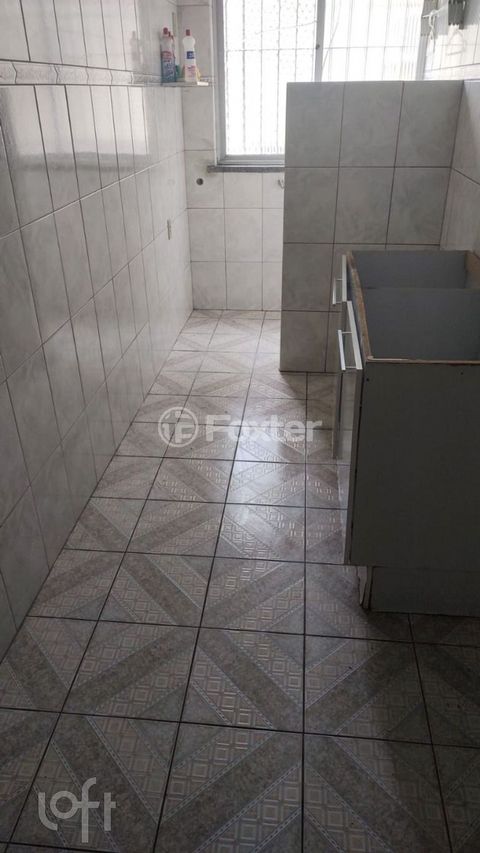 Image 5 - 879721