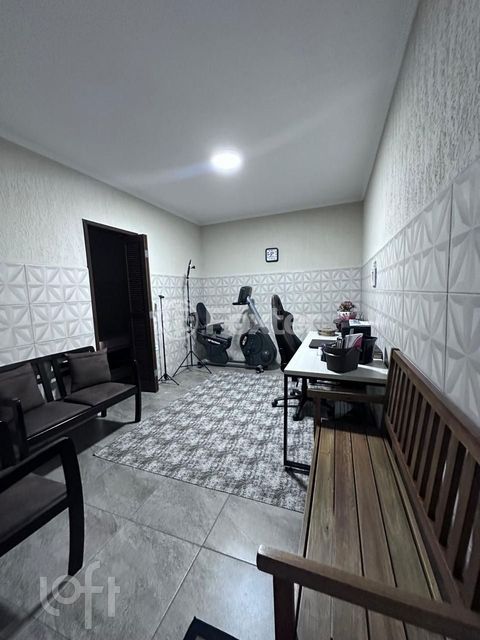 Image 17 - 879722