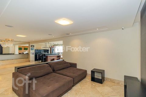 Image 7 - 879725