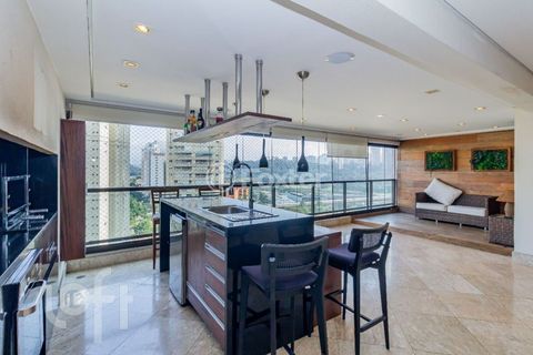 Image 10 - 879725