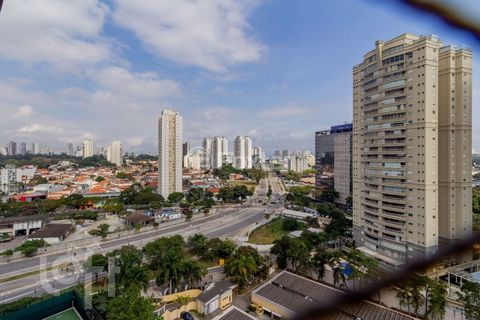 Image 16 - 879725