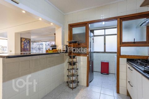 Image 8 - 879726