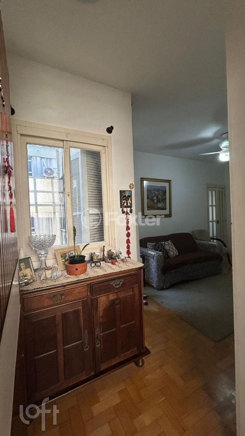 Image 7 - 879728