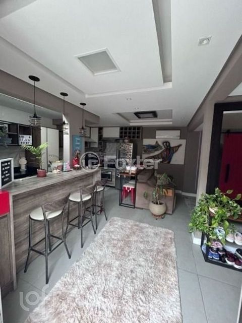 Image 12 - 879738
