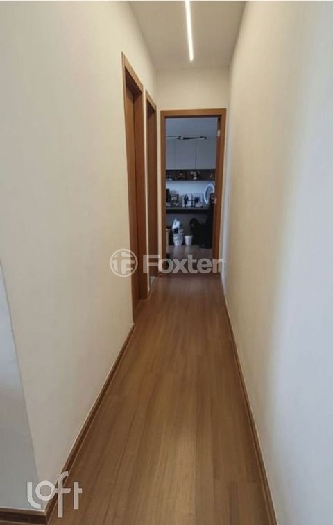 Image 8 - 879743