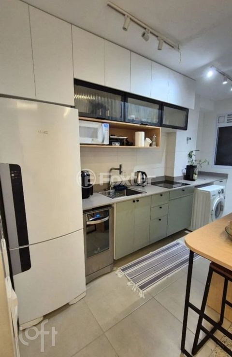 Image 3 - 879743