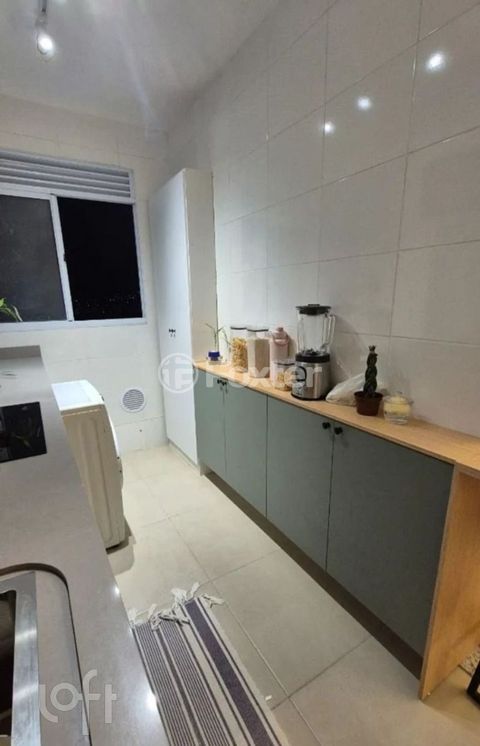Image 5 - 879743