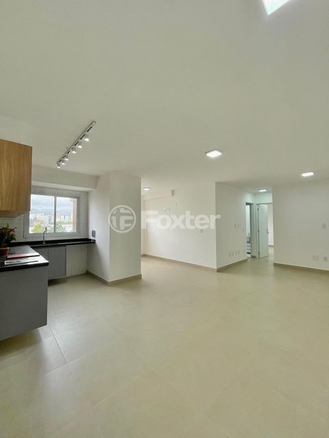 Image 3 - 879837