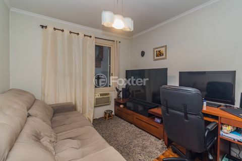 Image 8 - 879840