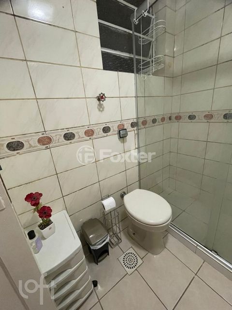 Image 8 - 879847