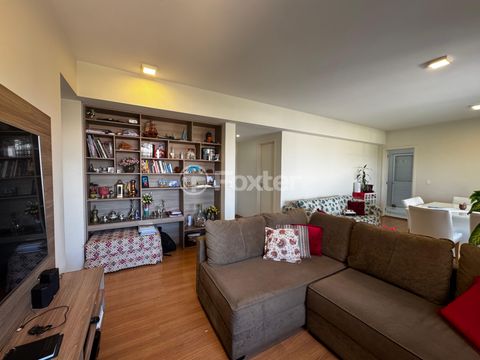 Image 7 - 879856
