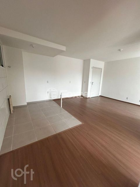 Image 3 - 879862