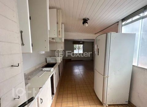Image 17 - 879865