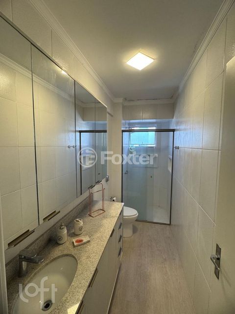 Image 7 - 879868