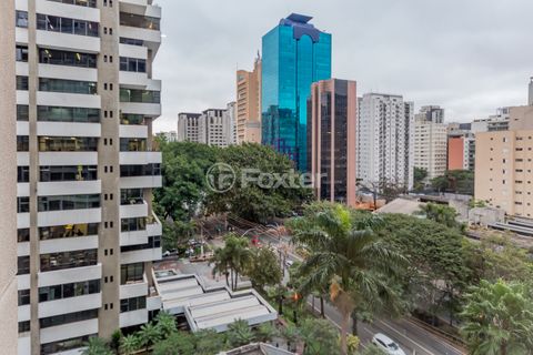 Image 13 - 879873