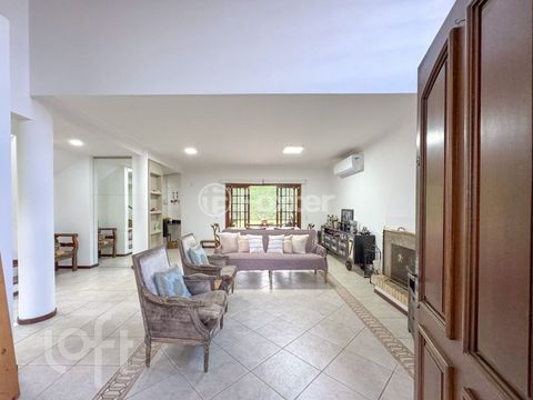 Image 3 - 879874