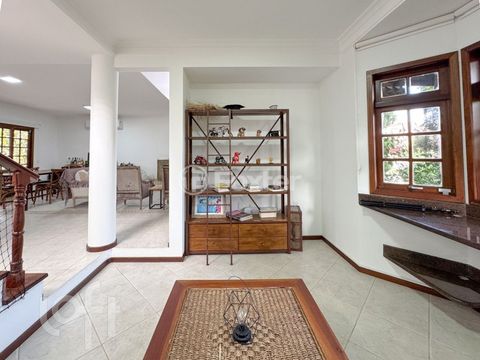 Image 17 - 879874