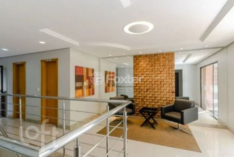 Image 7 - 879883
