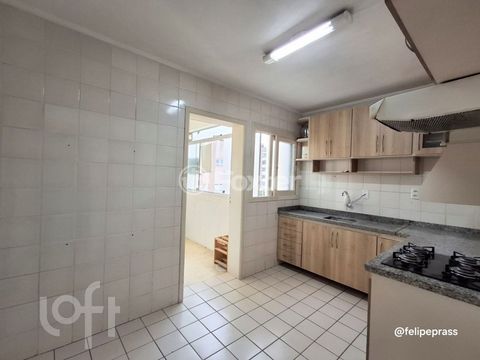 Image 7 - 879885