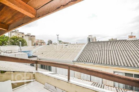 Image 19 - 879886
