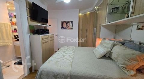 Image 7 - 879900