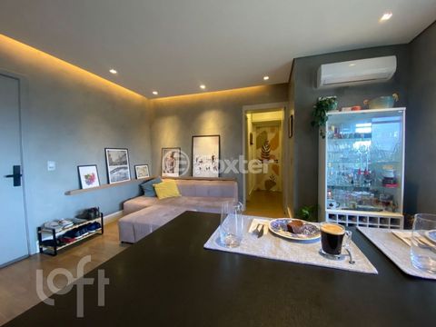 Image 7 - 879902