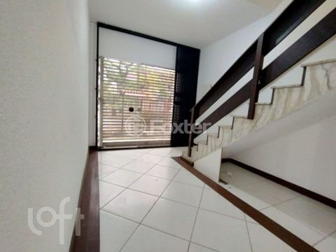 Image 7 - 879905