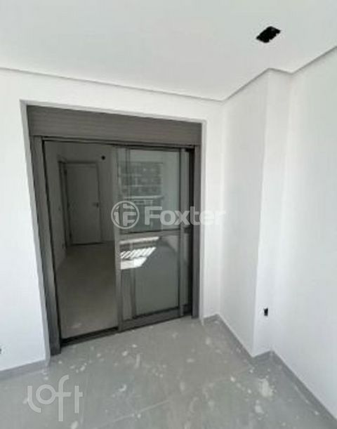 Image 1 - 879907